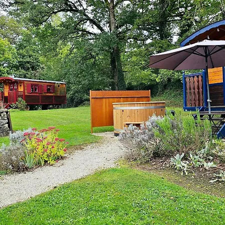 Le Roulottes Du Petit Gouffre De Avec 3*