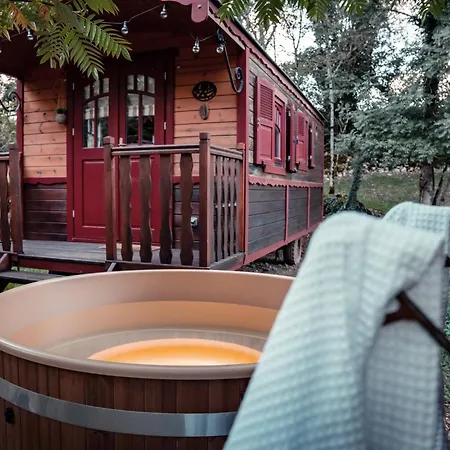 Le Roulottes Du Petit Gouffre De Avec Gasthuis Padirac