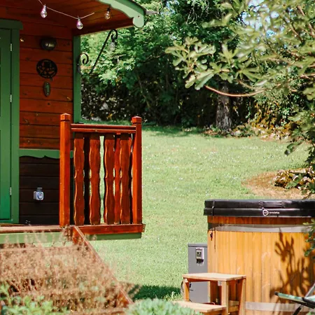 Le Roulottes Du Petit Gouffre De Avec 3*