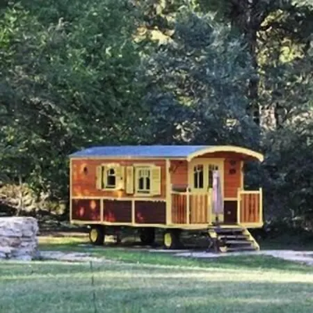 Le Roulottes Du Petit Gouffre De Avec Gasthuis 3*