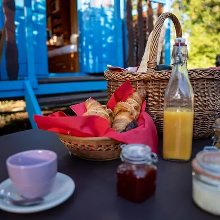 Le Roulottes Du Petit Gouffre De Avec 3*