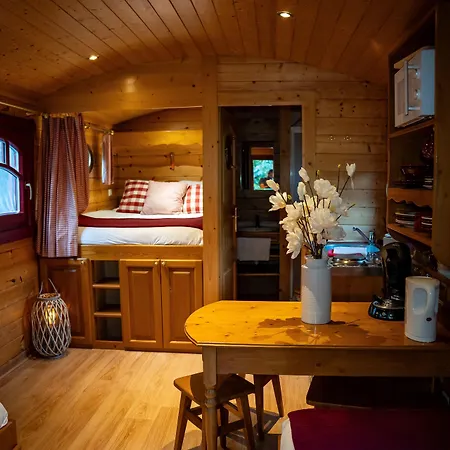 Gasthuis Le Roulottes Du Petit Gouffre De Avec