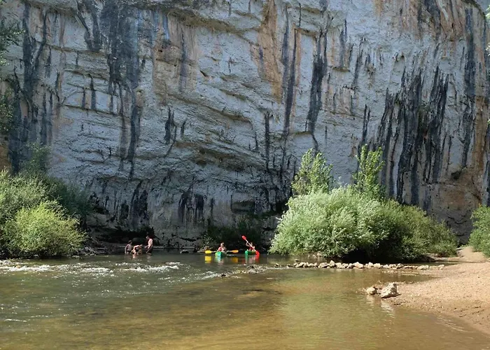 Le Roulottes Du Petit Gouffre De Avec Гостевой дом