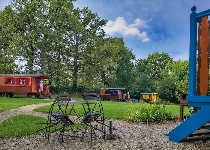 Le Roulottes Du Petit Gouffre De Avec Гостевой дом Падирак