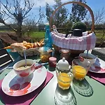 Le Roulottes Du Petit Gouffre De Avec 게스트하우스 파디락