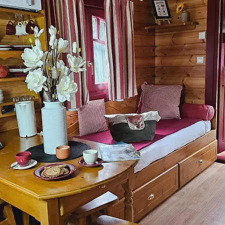 Casa de hóspedes Le Roulottes Du Petit Gouffre De Avec *