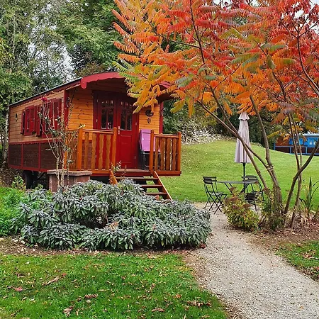 بيت ضيافة Le Roulottes Du Petit Gouffre De Avec 3*
