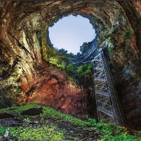 Le Roulottes Du Petit Gouffre De Avec Padirac