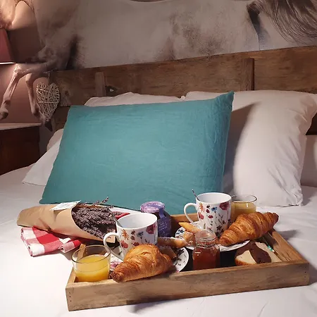 بيت ضيافة Le Roulottes Du Petit Gouffre De Avec باديراك