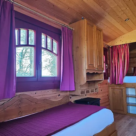 Le Roulottes Du Petit Gouffre De Avec باديراك