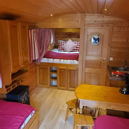 Le Roulottes Du Petit Gouffre De Avec 3* باديراك