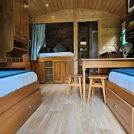 Le Roulottes Du Petit Gouffre De Avec Gasthof Padirac