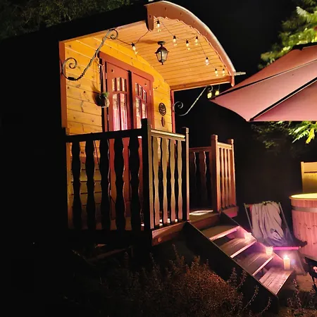 Gasthof Le Roulottes Du Petit Gouffre De Avec