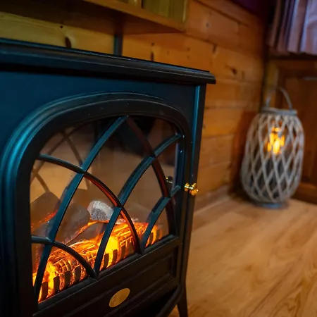 Le Roulottes Du Petit Gouffre De Avec 3* باديراك