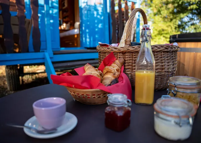 Le Roulottes Du Petit Gouffre De Avec 3*